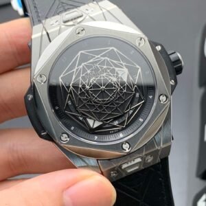Alternative view of HUBLOT_100